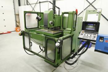 CNC freesmachine van Instrumentmakerij Wubs uit Stadskanaal